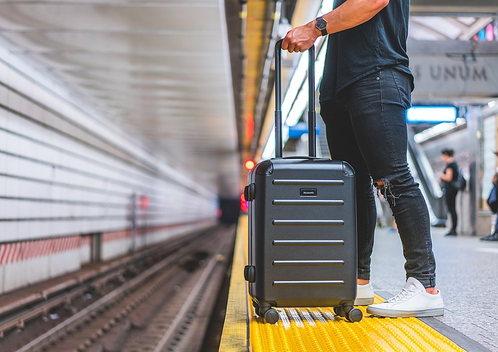 SOLGAARD CARRY-ON CLOSET